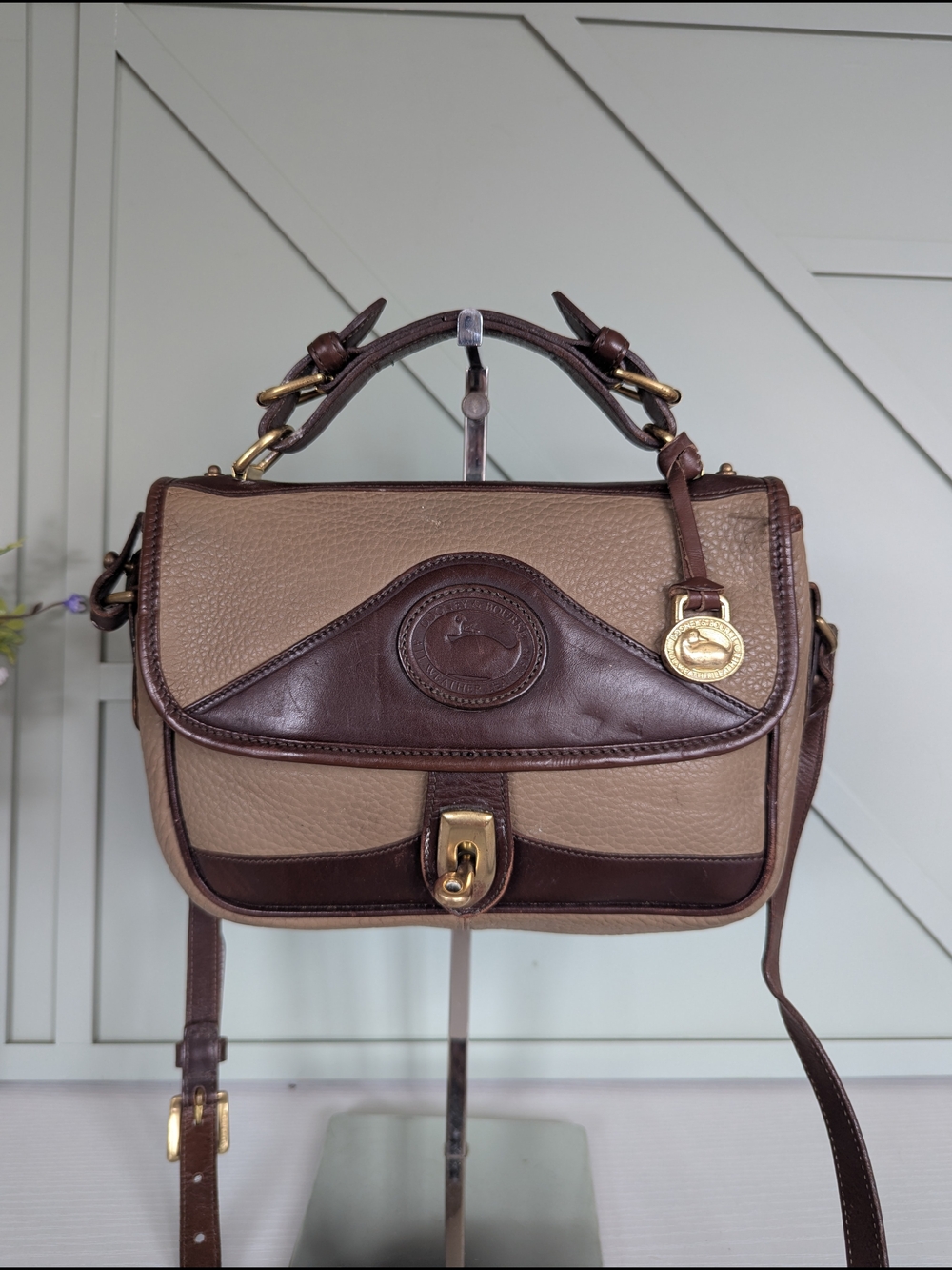 vintage Dooney & Bourke All- Weather Leather (AWL) Carrier Bag - Picture 2 of 14